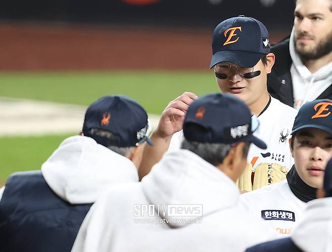 안타·볼넷·폭투·사구→2실점…김서현 불안하다? 단호한 김경문