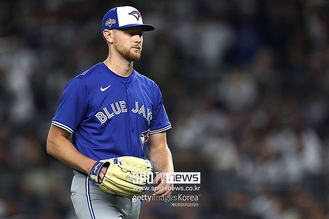 연봉 20억 잃은 것도 서러운데…