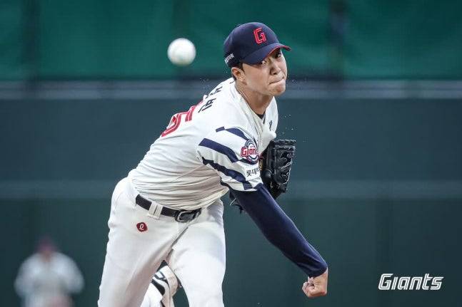 롯데 깜짝 비화! 'ERA 8.23 최악투' 외국인, 그런데 '160km 파이어볼러' 만들었다고?…