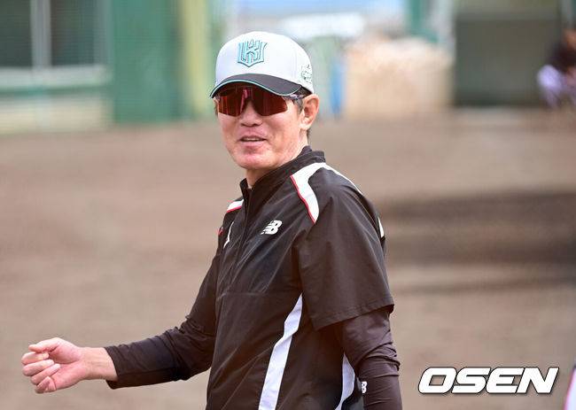 “삼성도, 한화도 아니다” LG 우승 대항마, 진짜는 따로 있다…“다들 좋다더라” 124억 FA 투자 잘했네 [오!쎈 오키나와]