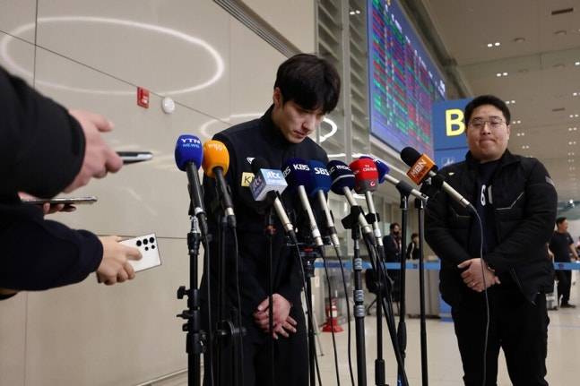 '린샤오쥔 무죄, 박지원 팀킬'…황대헌, '반칙왕' 비판 여론 정면 돌파