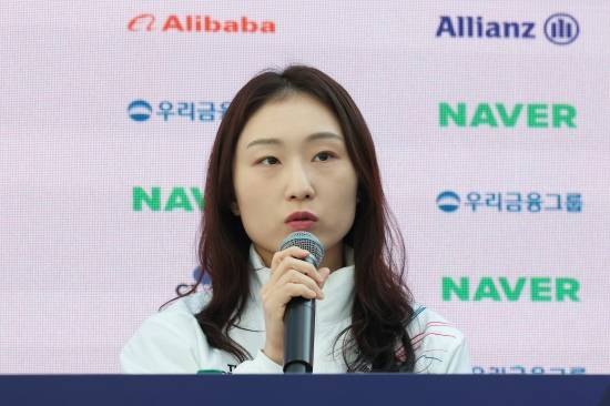 [단독] '올림픽 레전드' 최민정, 쇼트트랙 세계선수권 불참한다…최지현이 출전할 듯→황대헌·임종언·김길리는 참가