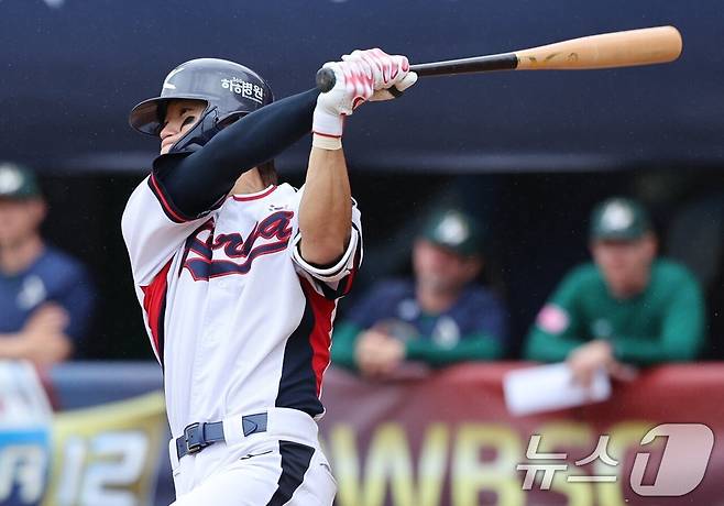 이거 실화냐? 한국산 미사일 '쾅쾅' 일본 돔구장에 대폭발! KIA 김도영, 공식 평가전서 홈런포 가동