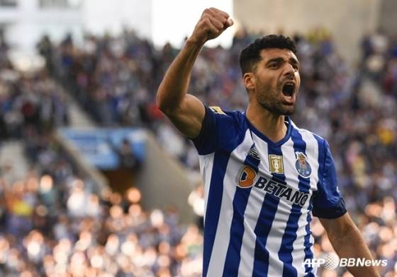 이란 축구 영웅 '전격 참전 선언' 타레미