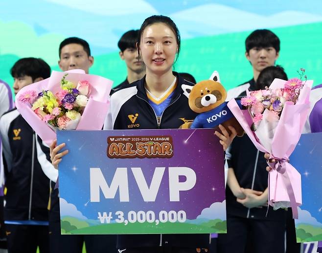 여자배구 살아 있는 전설 양효진, 19년 선수 생활 마감 ‘깜짝 은퇴’