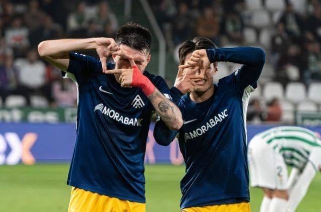 손흥민처럼 원더골 넣고 찰칵 세리머니…'시즌 6호골' 한국 유망주, 스페인 2부리그서 팀내 최다골