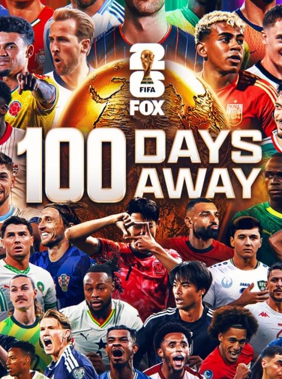 손흥민 이 정도야? 메시-호날두-음바페 싹 다 밀어냈다→월드컵 트로피 바로 앞에서 '찰칵'