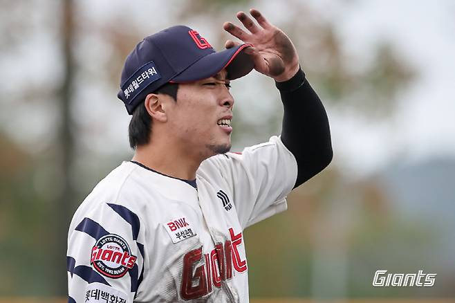 롯데 김동혁 방출설 사실무근 →