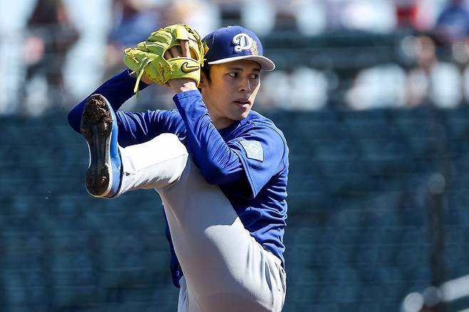 WBC 출전도 안했는데…시범경기서 만루 홈런 맞고, 한 경기 2등판한 사사키는 아직도 제구 잡는 중 “지킬 앤 하이드 같아”