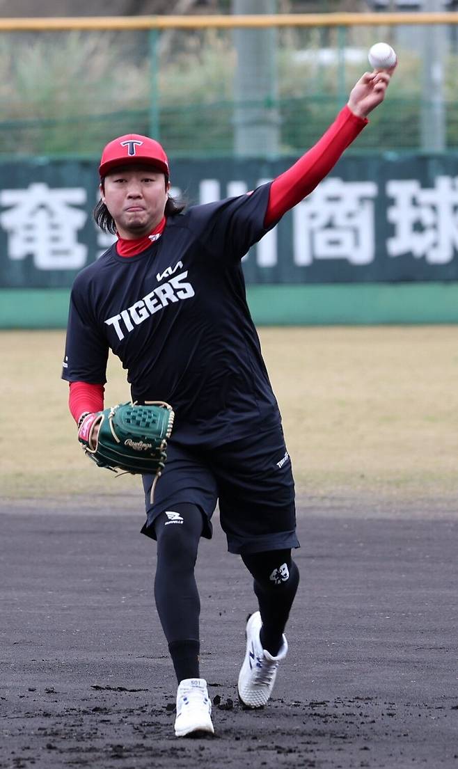 정우람 기록 한 번 깨보겠다… KIA에 ‘셀프 노예’ 선언 선수가 있다? 마음은 아직 '야구 소년'이다