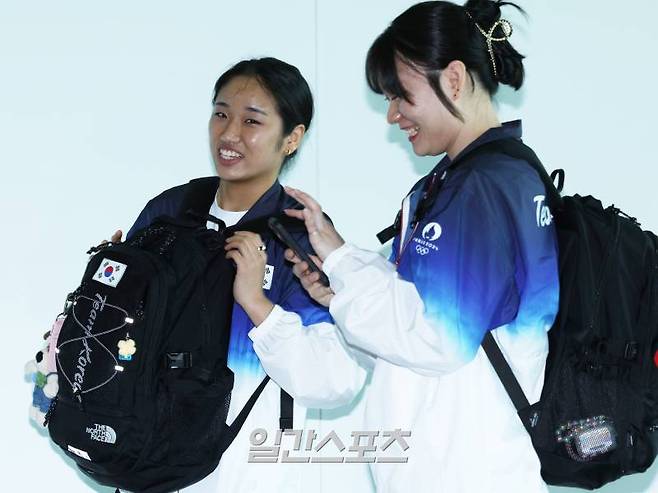 안세영·김가은, 전영 오픈 나란히 16강 진출...8강 맞대결 예고→통산 전적 6승 4패