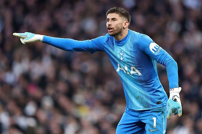 '강등' 현실 되니 제대로 긁혔다…'10경기 무승' 토트넘, 비카리오 프리킥 조롱한 PL에 공식 항의→결국 영상 삭제