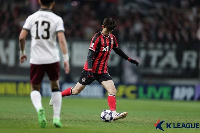 [ACLE 현장리뷰] '송민규 골대 강타+후이즈 PK 실축' 서울, 16강 1차전 홈 경기서 고베에 0-1 패배