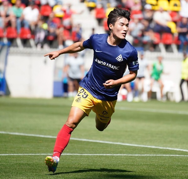 '손흥민 리스펙트'…미친 한국인 등장, 스페인에서 벌써 6골 → SON 찰칵 세리머니로 승리 만끽