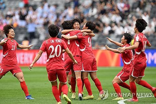 북한 19-1 우즈벡…베일 벗은 北, 여자아시안컵서 '압도적 화력'→중국 제치고 B조 단독 선두