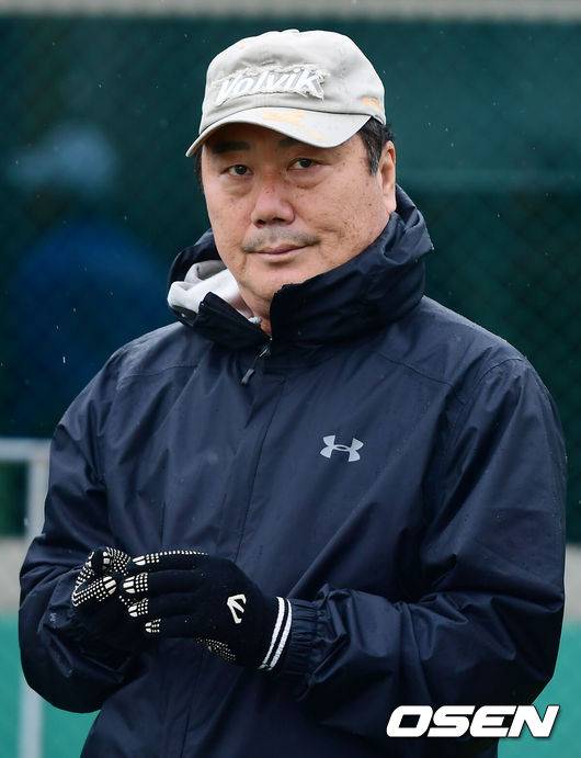 “충북에 프로야구 2군팀 창단해야” 전 한화 감독 제안…돔구장 필요성까지