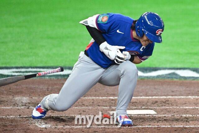 '초대형 악재' 고영표에게 투런 친 그 선수, 151km 직구 손 강타→그대로 OUT…대만 이대로 주장 잃나 [MD도쿄]