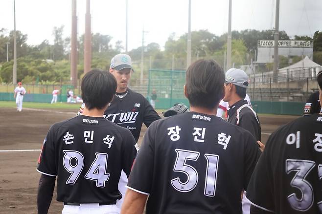 “저 선수 통할까” KBO 관심 받는 이 선수, KIA 타선 묶었다… “제구력에 자신 있다” 호언장담