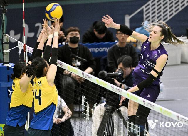 '레베카+피치 42점 합작' 흥국생명 대역전극, 현대건설은 2위 확보... 양효진 6블로킹 분전 [MD수원]