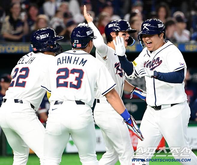 '17년 걸렸다!' 한국 첫 경기 승, 체코 11대4 완파…문보경 그랜드슬램+위트컴·존스 대폭발[도쿄 리뷰]