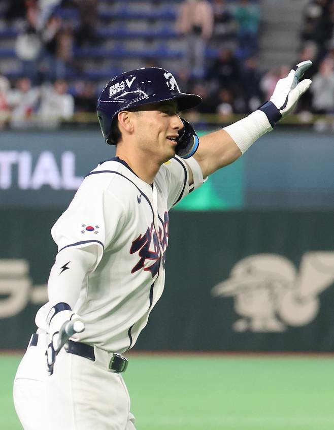 '어머니 나라에 안긴 승리' KBO가 차출에 공들인, 한국계 위트컴 체코전 '압도적' 2홈런 [WBC 도쿄]