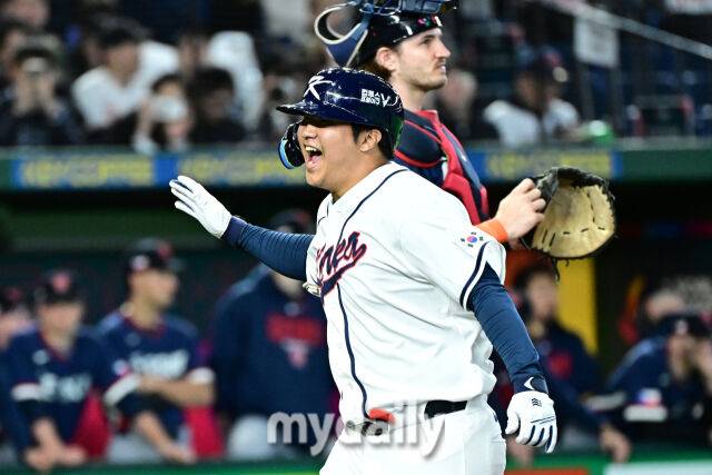 노시환이 307억원인데 ‘체코전 만루포’ 문보경도 300억원+α 못 받을 이유 없다…LG 머리 아프겠네