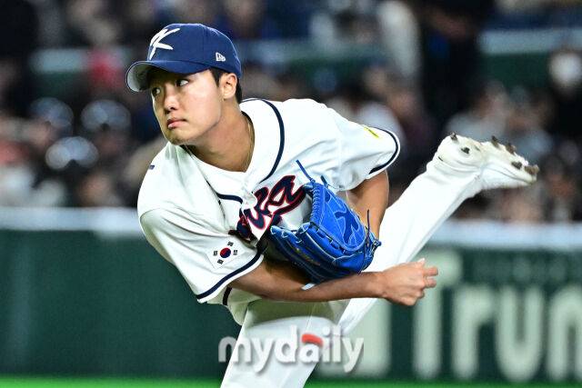 “언젠가 한화 선발로 자리잡아야 할 선수” 정우주 향한 윤석민 격려…스리런포 잊어라, 체코도 먹고 살아야지