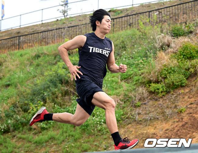 '볼넷볼넷볼넷볼넷' KIA 이의리, LG 상대로 '제구' 테스트...LG 선발은 임찬규 [오!쎈 오키나와]