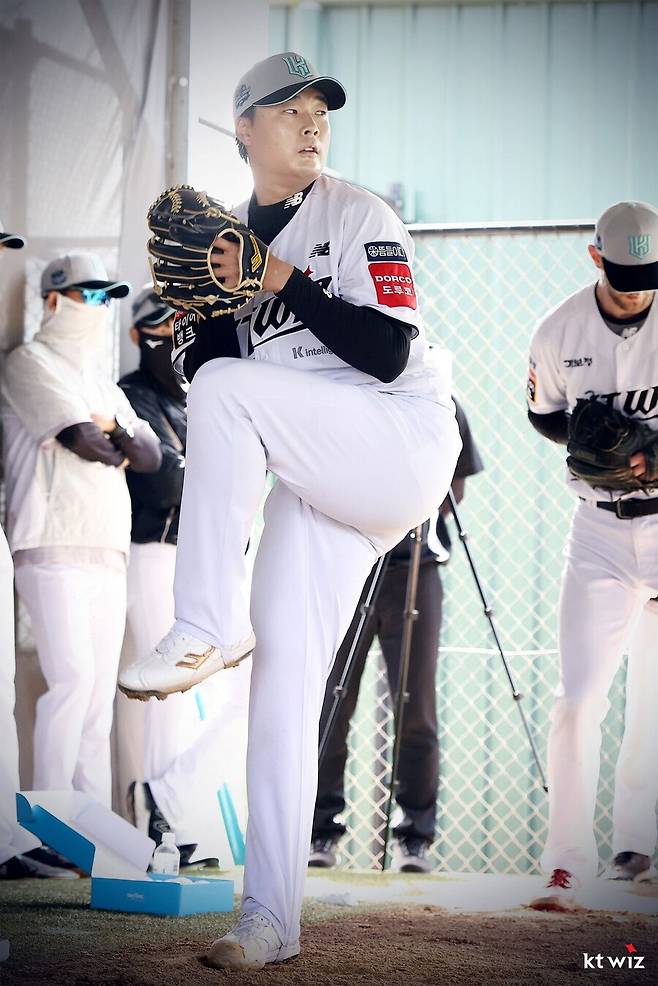 강백호 이적 아쉬움 지워지나… ‘벌써 150㎞’ 레전드 투수도 놀란 구위, 한화 후회하게 할까