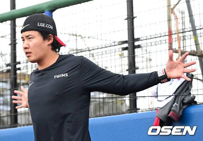 '이의리 3이닝 노히트-윤도현 3안타-김호령 솔로포' KIA, 9-6 승리...LG, 1무2패 승리없이 캠프 종료 [오키나와 리뷰]