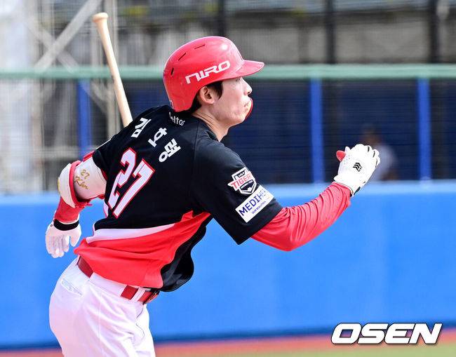 '이의리 3이닝 노히트-윤도현 3안타-김호령 솔로포' KIA, 9-6 승리...LG, 1무2패 승리없이 캠프 종료 [오키나와 리뷰]