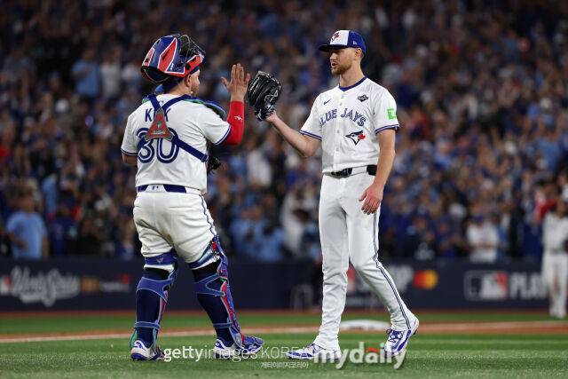 “KIA행 끔찍” 토론토에서 65억원 받고도 불만족…폰세 있는데 선발요구, 그러면 ERA 7.20은 곤란해