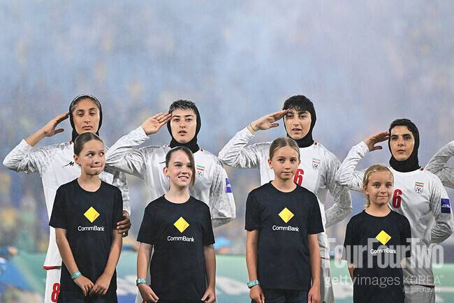 한국전 침묵했다가 '사형 위기'라니...협박 받은 이란 여자 대표팀, 호주전선 눈물의 국가 제창