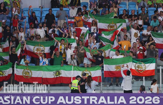 한국전 침묵했다가 '사형 위기'라니...협박 받은 이란 여자 대표팀, 호주전선 눈물의 국가 제창