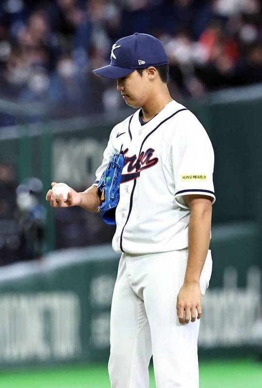 류지현 감독, 김경문 감독의 길 가려 하나?...정우주는 제2의 김서현 되고 있어