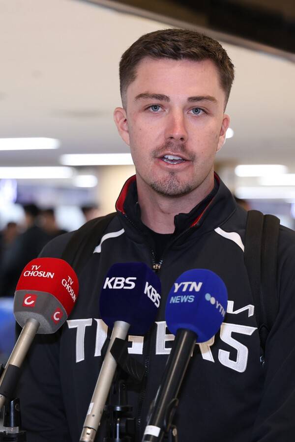 KIA 횡재했나? '박찬호 대체자' 호주 유격수, WBC에서 펄펄 난다…2루타·3루타 쾅! 수비도 깔끔