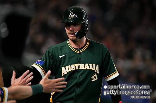 KIA 횡재했나? '박찬호 대체자' 호주 유격수, WBC에서 펄펄 난다…2루타·3루타 쾅! 수비도 깔끔