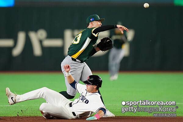 KIA 횡재했나? '박찬호 대체자' 호주 유격수, WBC에서 펄펄 난다…2루타·3루타 쾅! 수비도 깔끔