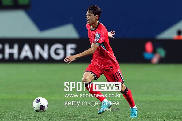 [오피셜] 손흥민, FIFA에 직접 말했다 “난 호날두를 가장 좋아해…” 공식 인터뷰 통해 롤모델 밝혀