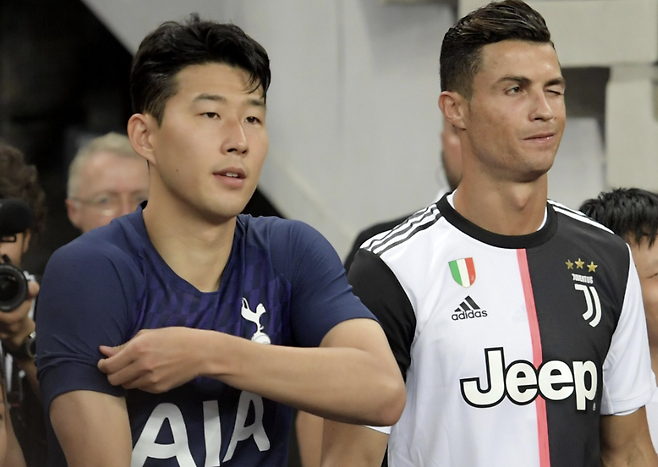 “손흥민 답변, 납득하기 어렵다” FIFA ‘공식’ 인터뷰 후 美 매체 의문 “호날두가 정말 월드컵 레전드 맞아?”