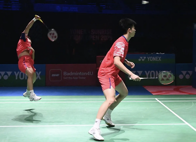 전영오픈 대형사고…中 대서특필 “세계 랭킹 1위 탈락” 안세영 소식 아니라 다행, “혼합 복식 랭킹 1위 역전패로 짐 싸” 펑옌저-황둥핑 조 집중보도