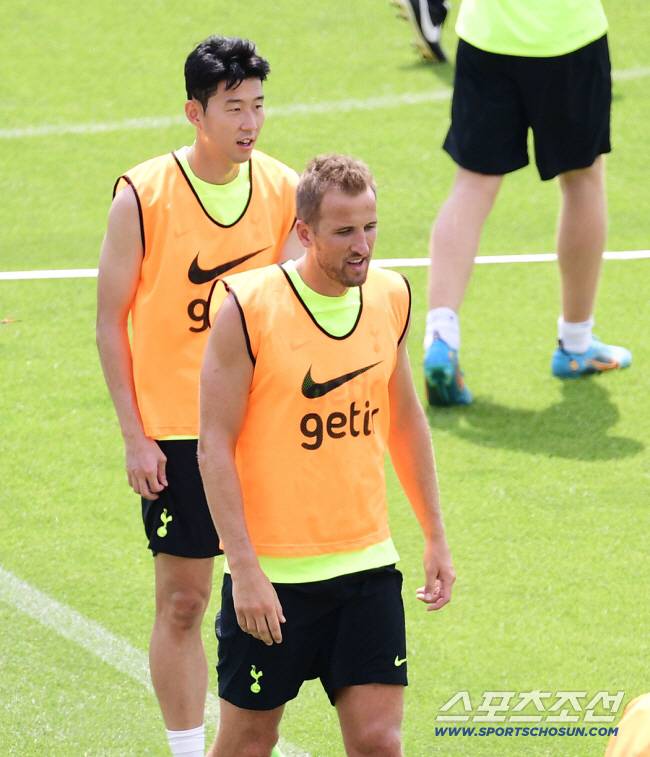 '누가 토트넘을 이 지경으로 만들었나' 英 BBC의 냉혹한 비판, '453골' 합작 '손케 듀오'를 판 경영진의 오판이다