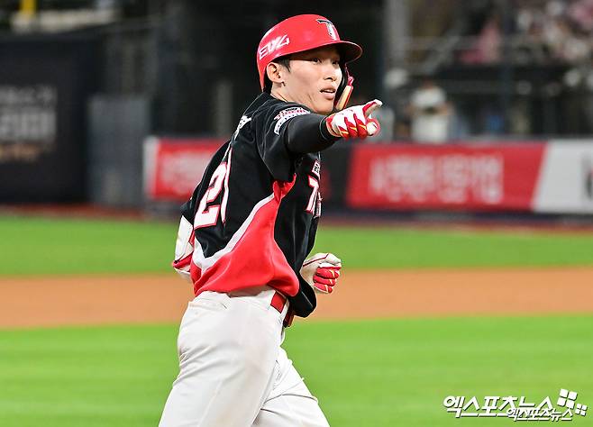 'LG전 쐐기포 쾅!' 김호령, 어느덧 호랑이 군단 '2번타자' 유력 후보…'삼진 줄이기+OPS 0.8' 올해 목표 [오키나와 인터뷰]