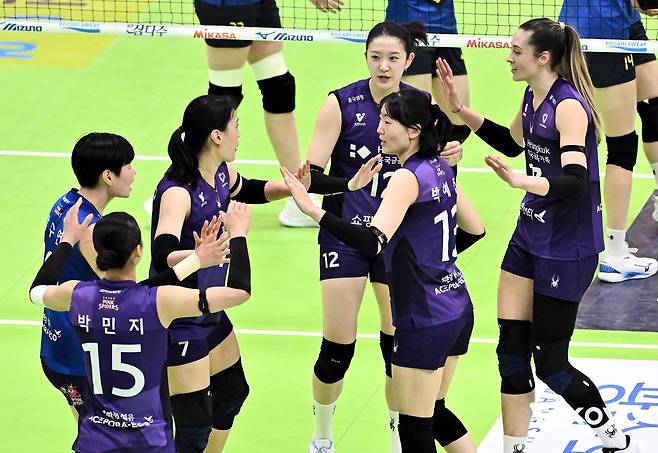 여자배구 사상 첫 준PO '솔솔'…기업은행·GS도 봄배구 '희망'