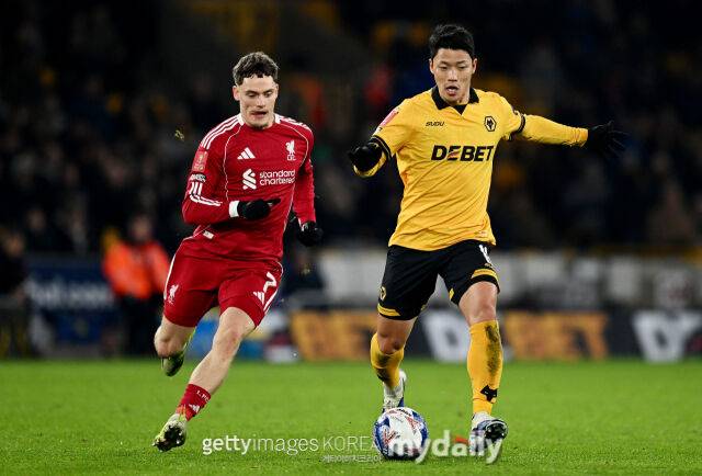 황희찬, 리버풀 상대로 시즌 3호골 폭발…울버햄튼은 FA컵 16강서 탈락