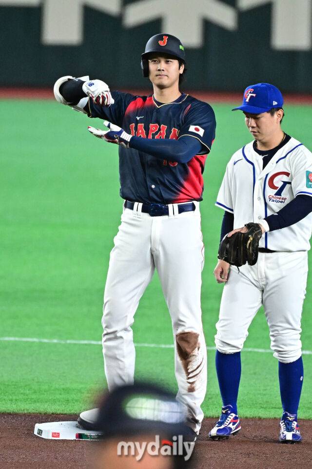 타선은 1안타, 투수진은 13실점→경기 도중 감독 눈물까지…