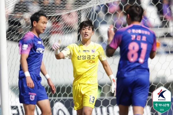 '김지현 PK 실축→환상 헤더골' 수원, '홈 개막전 12203명' 파주에 1-0 승 '이정효 2연승·정호연 데뷔' [케리뷰]