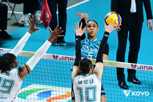 ‘레이나→권민지 선발’ GS, 한국도로공사 3-0 완파 ‘대이변’...상대전 6연패 탈출 [MD장충]