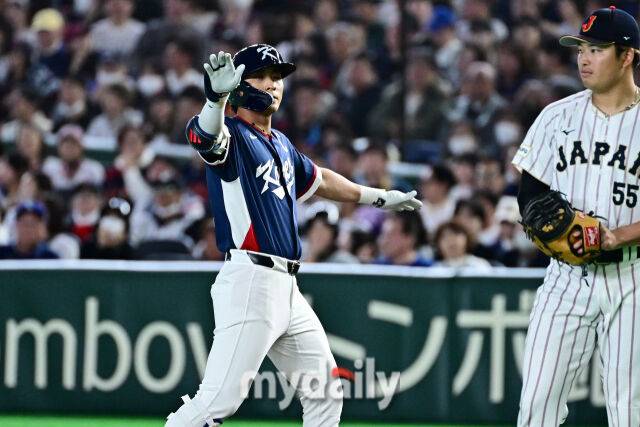 시작이 좋다! 한국, 1회 3점 선취! 이정후 1타점→문보경 2타점 적시타 [MD도쿄]