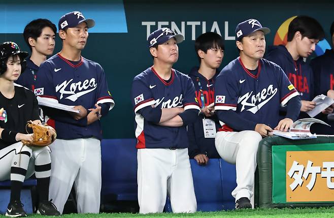 국가대표가 볼볼볼볼 밀어내기 실점이라니…김영규 흔들리는데 벤치는 가만히 있어야 했다